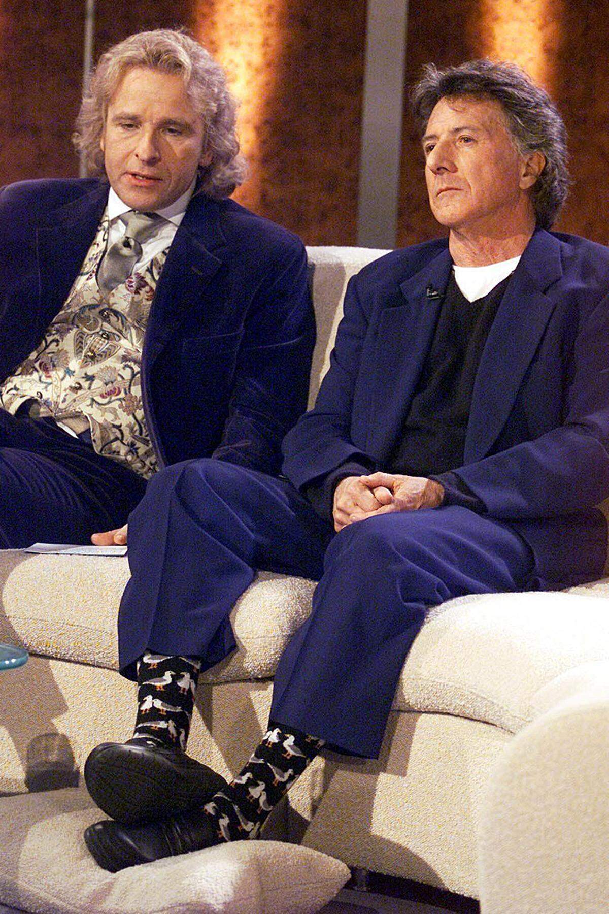 2002 war US-Schauspieler Dustin Hoffman in Leipzig zu Gast. Der nicht gerade großgewachsene Mime bat als Unterlage für seine Füße um ein Kissen, um bequem auf dem Sofa sitzen zu können.