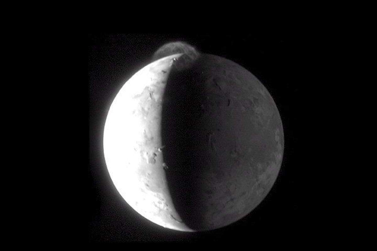 Hier eines der Reisebilder vom 1. Mai 2007: "New Horizons" fotografierte den Jupiter-Mond Io.