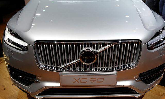 FILE PHOTO: The 2016 Volvo XC90, winner of the Truck of the Year award at the North American International Auto Show, is displayed in Detroit