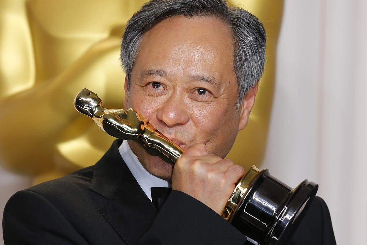 Der amerikanisch-taiwanische Regisseur bekam 2006 einen Oscar für "Brokeback Mountain", in dem sich zwei Cowboys ineinander verlieben (Jake Gyllenhaal und Heath Ledger), sowie 2013 einen für "Life of Pi: Schiffbruch mit Tiger". Auch für den Martial Arts-Film "Tiger and Dragon" war er nominiert gewesen. Dieser wird heuer im Kino fortgesetzt - aber ohne den Regisseur.