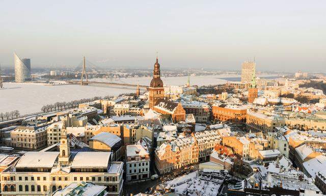 Egal, ob im Sommer oder im Winter – Lettland lockt mit einem ganz besonderen Charme. Die Hauptstadt, Riga, gilt als Jugendstil-Metropole.