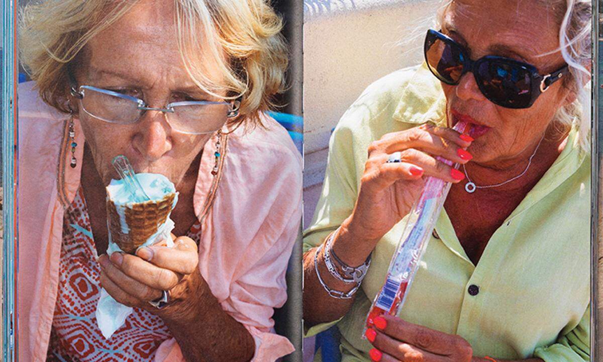 Sonnenbad. Es handelt sich, wie man so schön sagt, um einen „match made in heaven": Der für seine ­bewusst kitschigen Bilder bekannte Martin Parr, ein bekennender Trash-Liebäugler, fotografierte in Cannes für den Bildband „World. (The Price of Love)" im Auftrag von Gucci. Parr lichtete Models in Kleidung aus der aktuellen „Cruise"-Kollektion neben Passanten und Sonnenanbetern ab. Die Mischung ist typisch für Parr, zugleich passt sie ausgezeichnet zur Ästhetik der Kollektionen von Alessandro ­Michele. Das Buch, erschienen bei Idea, ist ab sofort erhältlich.