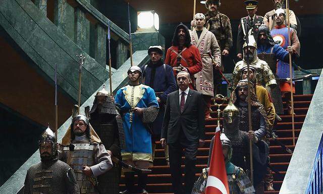 Der türkische Präsident Erdogan in seinem neuen Palast in Ankara.