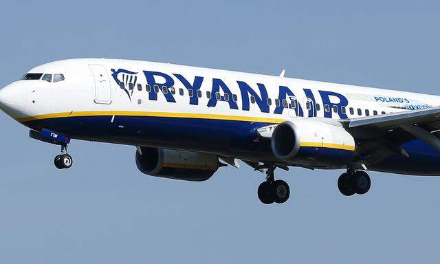 FILES-IRELAND-AVIATION-EARNINGS-RYANAIR