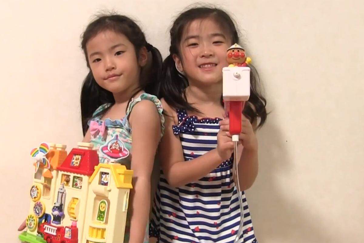 Die japanischen Schwestern Kanna und Akira spielen wie andere Kinder auch - nur, dass ihnen dabei schon mehr als 400 Millionen Menschen zusahen. Das bringt zwischen 165.000 und 1,65 Millionen Dollar im Jahr. Die Eltern helfen bei Potemi926 freilich mit.