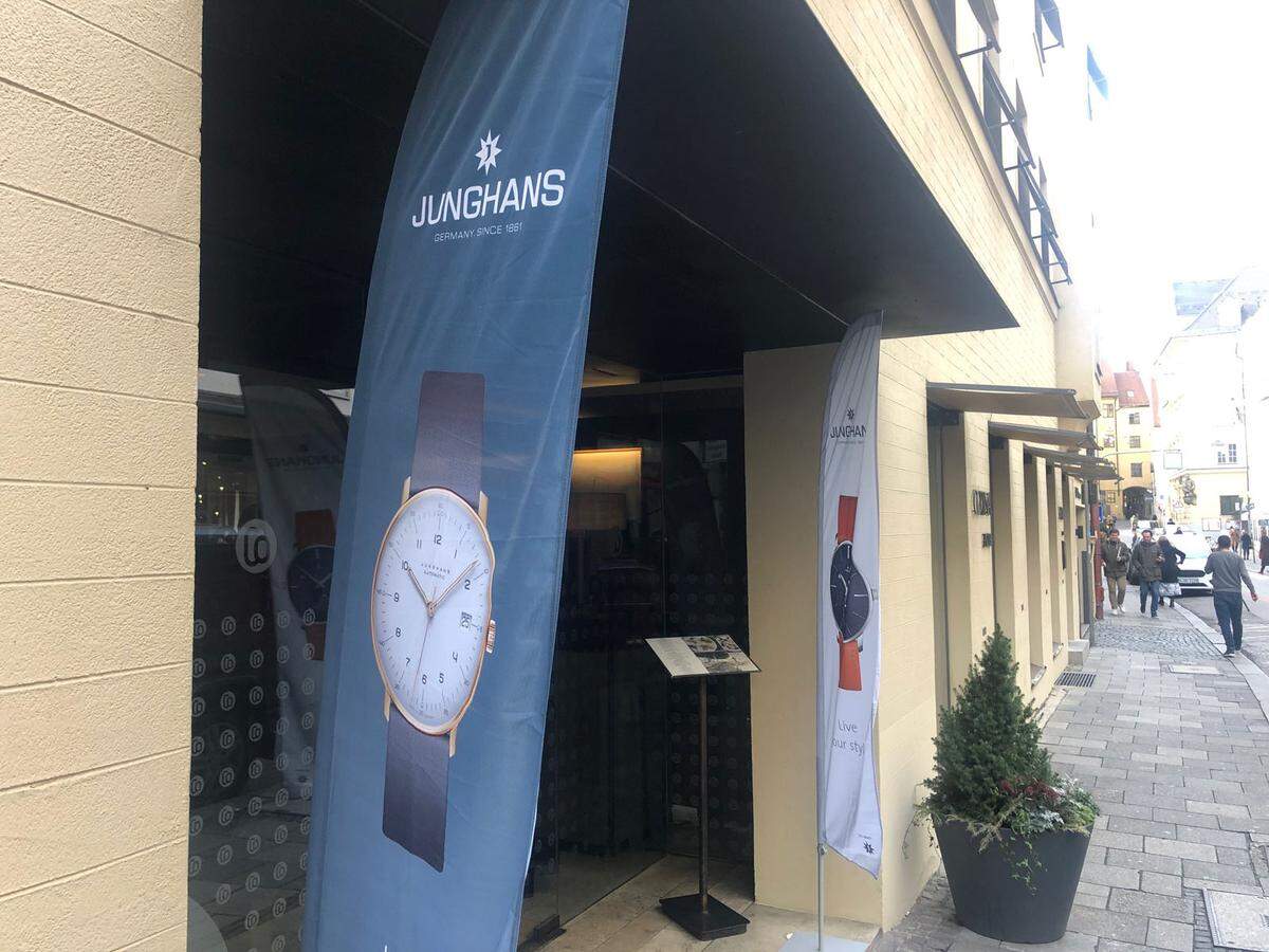 Exklusiv. Ein Tag vor der Inhorgenta präsentierte Junghans in der Grapes Weinbar im Hotel Cortiina seine Uhren-Highlights 2020.