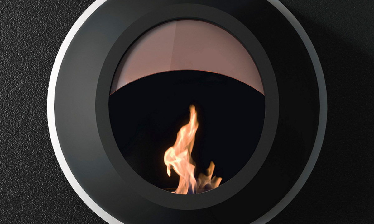 Heiß. Flammen, ganz ohne Kamin. Modelle wie jene von Safretti werden mit Ethanol befeuert. Erhältlich im Stilwerk.