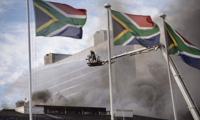 Großbrand in Südafrikas Parlament