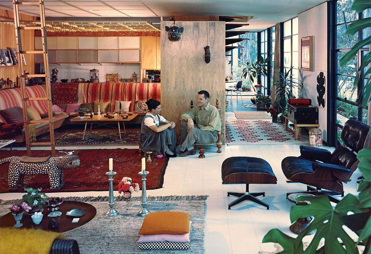 Das Eames House von - eh klar - Charles Eames steht in Kalifornien und beherbergt natürlich viele der ikonischen Eames-Entwürfe.