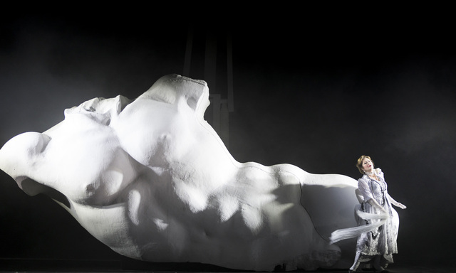 Laura Aikin als 'Hilda Mack' während einer Fotoprobe von 'Elegie für junge Liebende' am Theater an der Wien