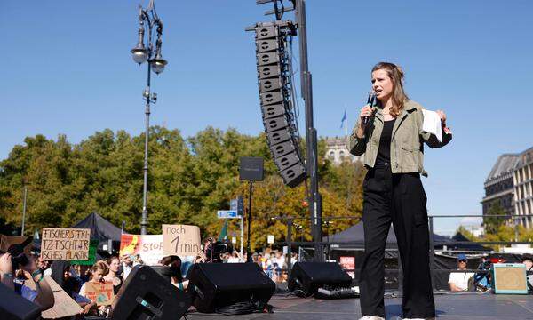 Luisa Neubauer im September auf einem Klimaprotest 