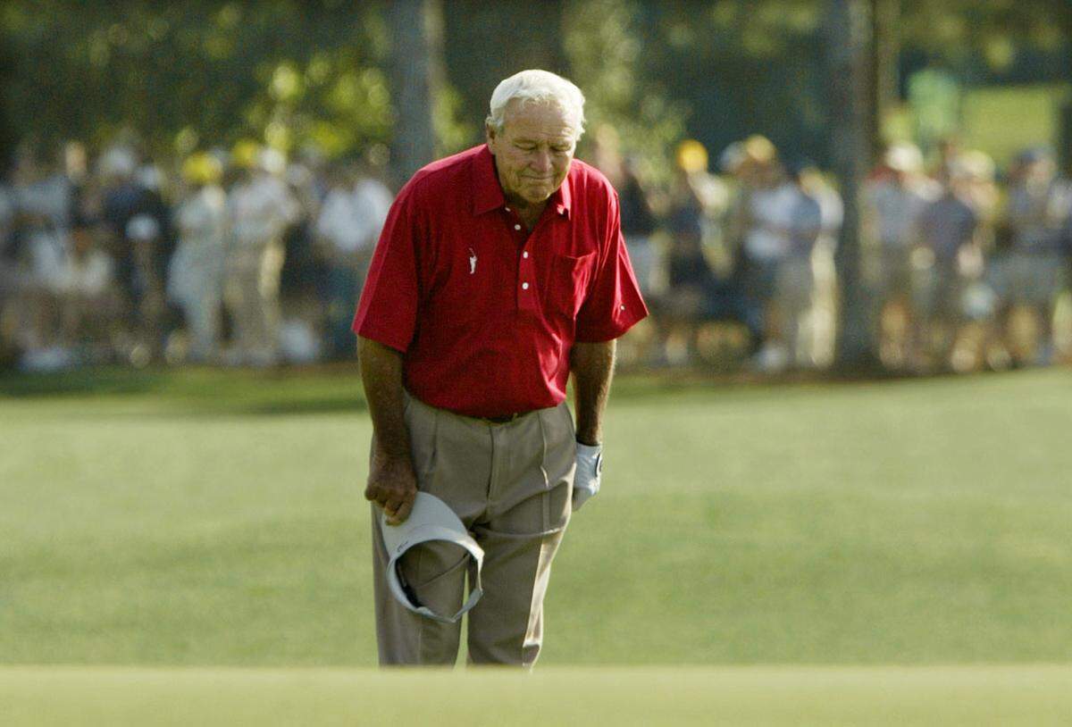 Ihm folgt der im September verstorbene Golf-Champion Arnold Palmer mit geschätzten 40 Millionen Dollar.