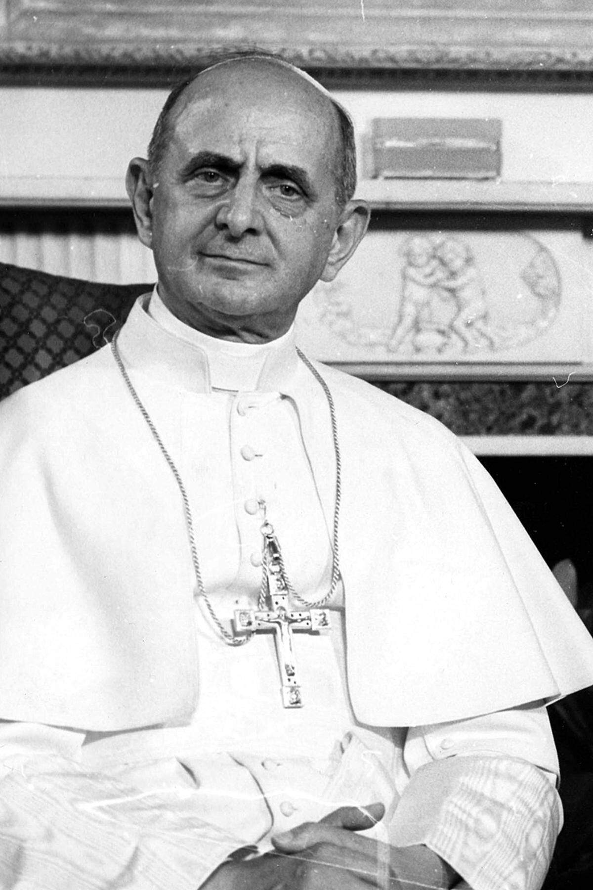 Er schloss Kardinäle, die über 80 Jahre alt sind, von der Papstwahl aus. In vielen Ländern ist Paul VI. vor allem mit seiner Enzyklika "Humanae Vitae" in Erinnerung, die den Schutz des ungeborenen Lebens und das Verbot der Anti-Baby-Pille festschrieb. Amtszeit: 15 Jahre, 1 Monat, 21 Tage