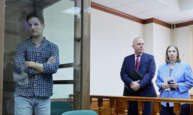 Evan Gershkovich vor Gericht in Moskau am Dienstag.