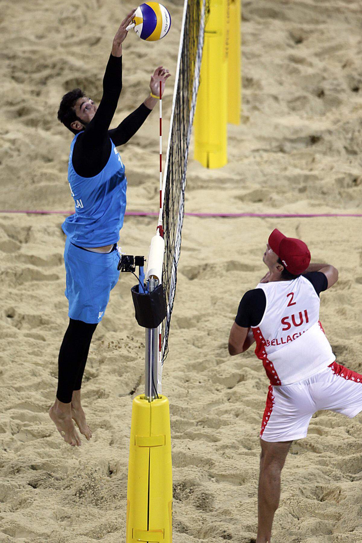 Mit seinem Partner Daniele Lupo schlägt sich Paolo Nicolai gut durch das Beachvolleyball-Turnier in London.