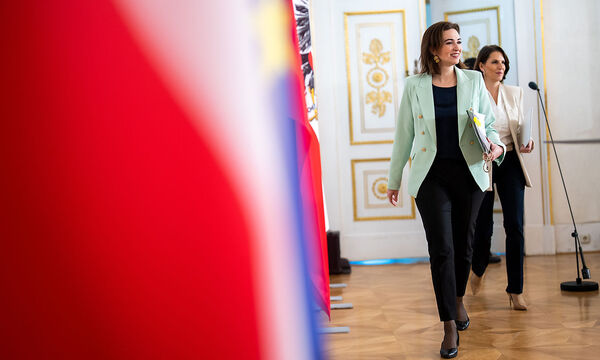 Justizministerin Alma Zadic (Grüne) und Verfassungsministerin Karoline Edtstadler (ÖVP)