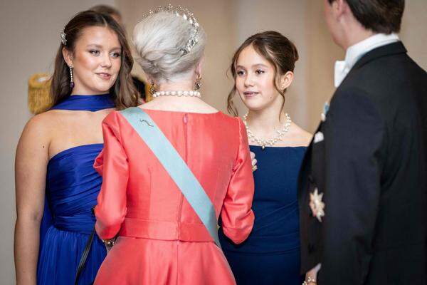 Die beiden Schwestern Prinzessin Isabelle (links) und Prinzessin Josephine (rechts) von Dänemark. 