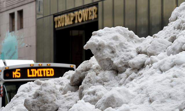 Schnee vor dem Trump Tower. Archivbild vom 15. März.