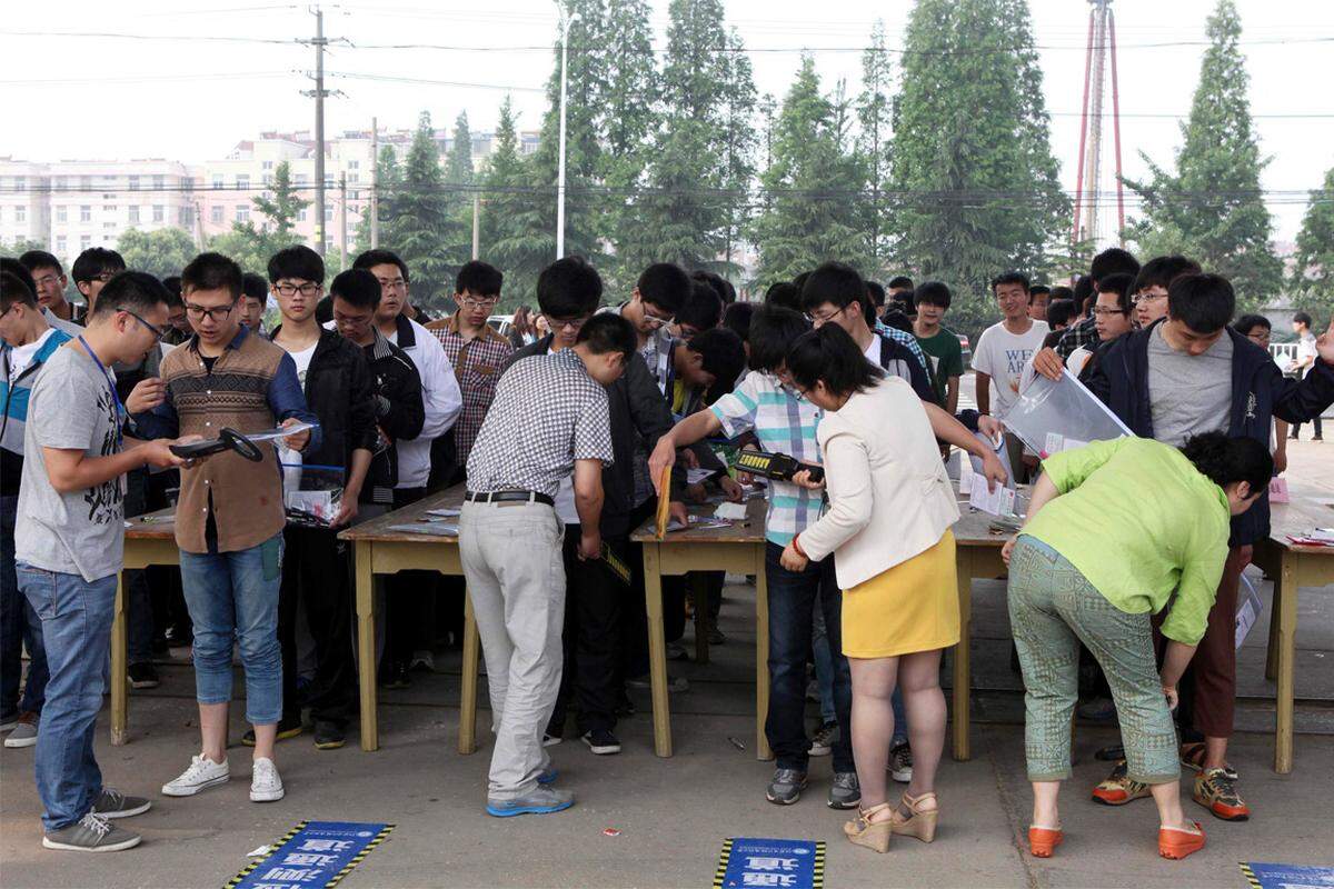 Wenige Punkte können bereits den Unterschied zwischen einer der begehrten Eliteuniversitäten in Peking und Shanghai oder einer Mittelklasse-Hochschule ausmachen.