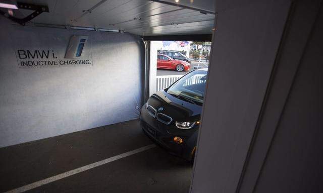Nach Elektromobilität und Mobilitätsdienstleistungen hält BMW in Silicon Valley nach weiteren Innovationen rund um das Auto Ausschau.