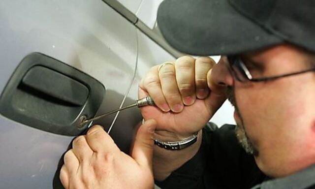 SYMBOLBILD: AUTODIEBSTAHL