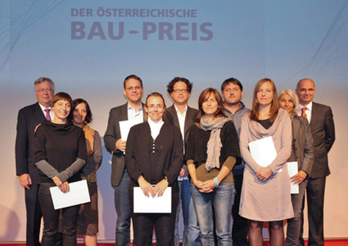 Georg Bauthen, die Preisträger der Kategorie "Organisationen und Netzwerke" (Preisgeld: 5x8000 Euro) und Dietmar Wiegand
