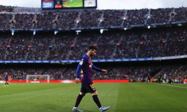 11th November 2018, Camp Nou, Barcelona, Spain; La Liga football, Barcelona versus Real Betis; Lionel Messi of FC Barce