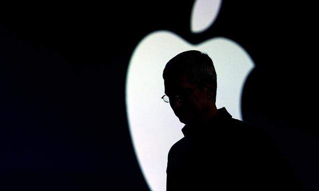 Archivbild: Die Silhouette von Apple-Chef Tim Cook