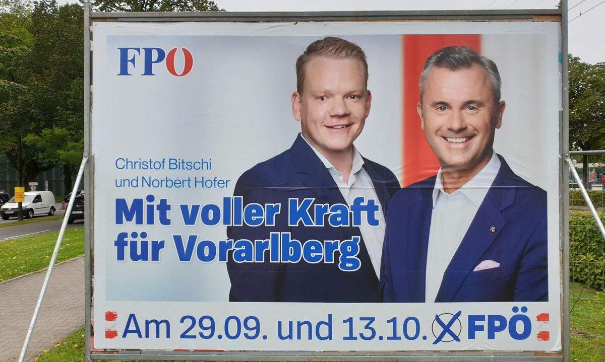 Christof Bitschi (geboren am 11. April 1991) ist erstmals Spitzenkandidat der FPÖ bei der Vorarlberger Landtagswahl. Nachdem die Partei 2004, 2009 und 2014 auf den nunmehrigen Hohenemser Bürgermeister Dieter Egger gesetzt hatte, wurde Bitschi im Frühsommer 2018 zum Parteiobmann gewählt und zum Spitzenkandidaten für die Landtagswahl designiert. 2016 war er als Obmann-Stellvertreter in Position gebracht worden.