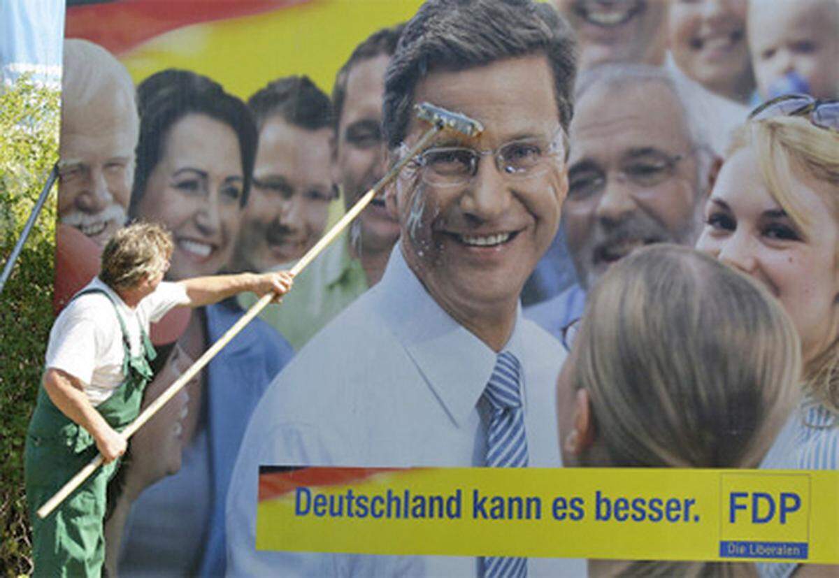 FDP-Chef Guido Westerwelle will nach den Wahlen in eine Koalition mit der CDU - seine Botschaft daher: "Deutschland kann es besser"