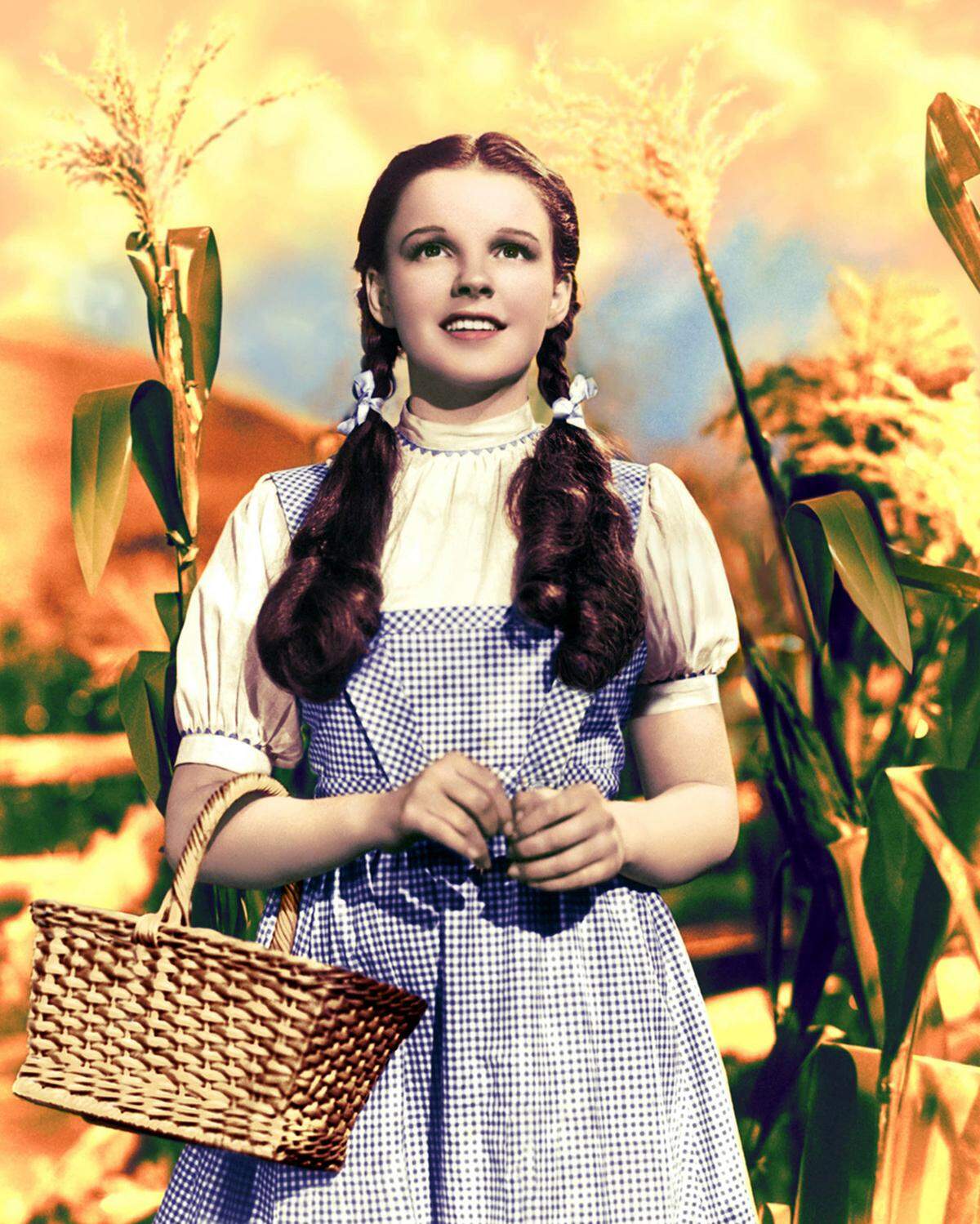 Die Ausstellung "Hollywood Costumes" beleuchtet 100 Jahre Filmgeschichte mit den Kostümen der Goldenen Ära Hollywoods bis hin zur fantasievollen Filmmode der heutigen Traumfabrik. Dorothy Gale Kostüme von "The Wizard of Oz", designt von Adrian, 1939.