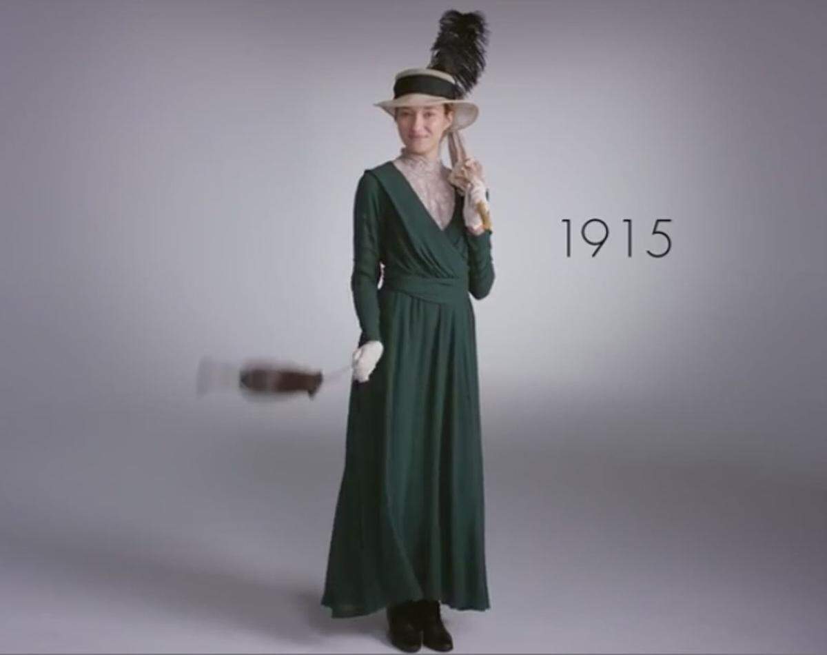 Vor 100 Jahren gehörten Hut, Handschuhe und Schirm zur Grundausstattung, wenn man das Haus verließ, wie das Video von glam.com zeigt.