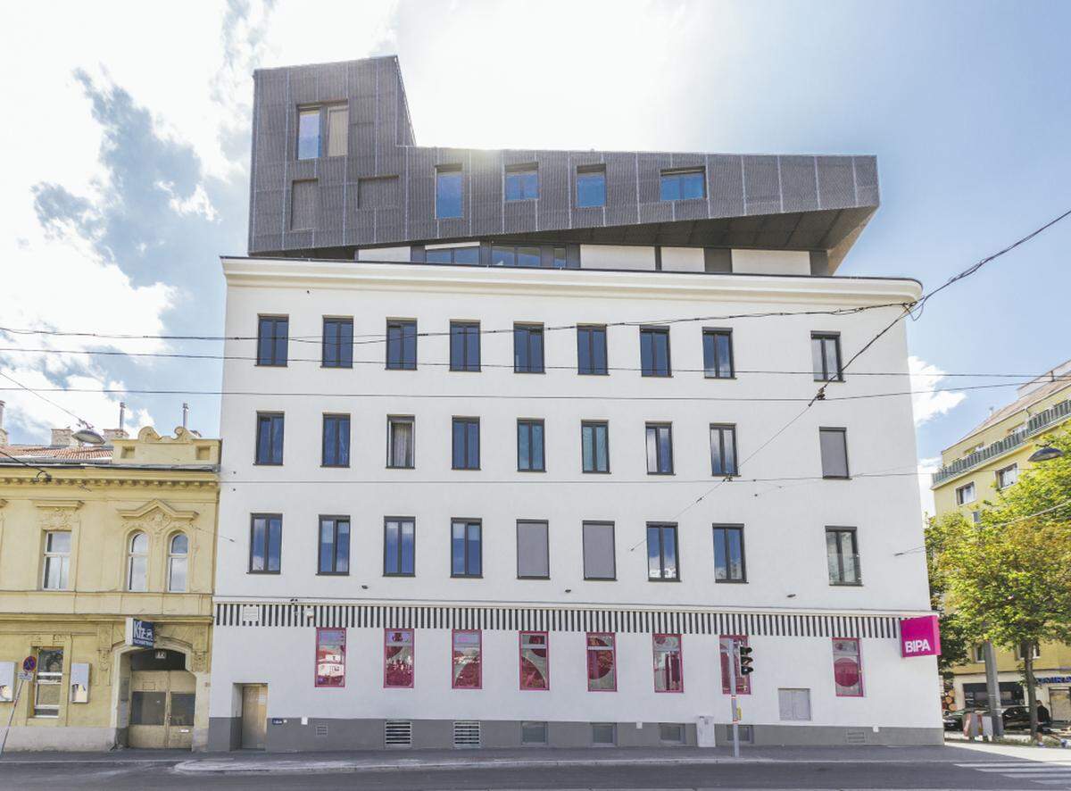 Das zweite prämierte „Wohnbau“-Projekt steht in Wien-Favoriten: Die Wohnhausanlage Favorite Spring wurde von der Ulreich Bauträger GmbH gemeinsam mit daneshgar architects und dem WDVS-Verarbeiter Gassner & Partner Baumanagement GmbH saniert.