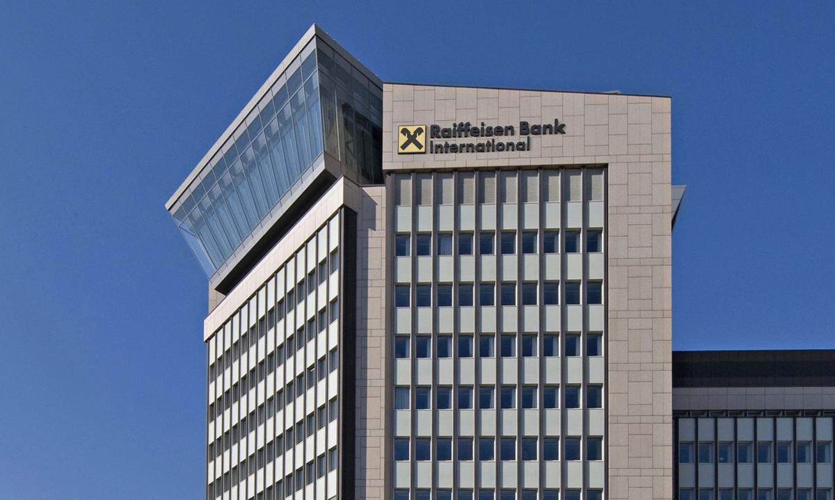 Bei Raiffeisen wurde 2017 fusioniert. Dabei wurde die RZB in die RBI verschmolzen. Die fusionierte Bank heißt weiter Raiffeisen Bank International und bleibt an der Börse notiert.