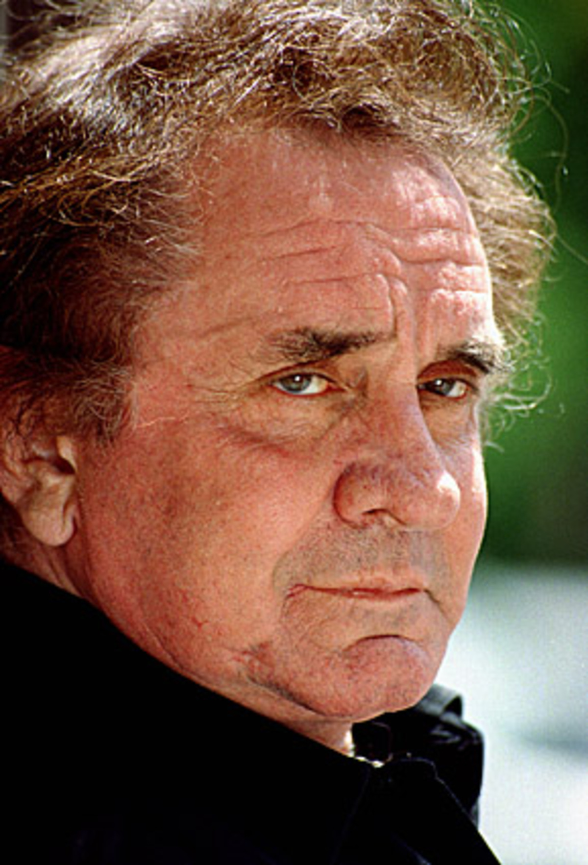 In den 90er Jahren schaffte Cash nach mehrjähriger Funkstille mit der "American Recordings"-Reihe ein glänzendes Comeback.  Cash gilt als der erfolgreichste Country-Sänger der USA. Er war elffacher Grammy-Gewinner; einen dieser Preise bekam er 1999 für sein Lebenswerk. Daneben erhielt er sechs Mal eine Auszeichnung der Country Music Association.