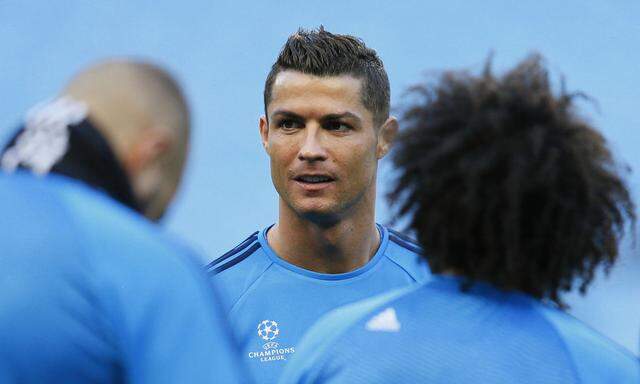 Real-Superstar Cristiano Ronaldo