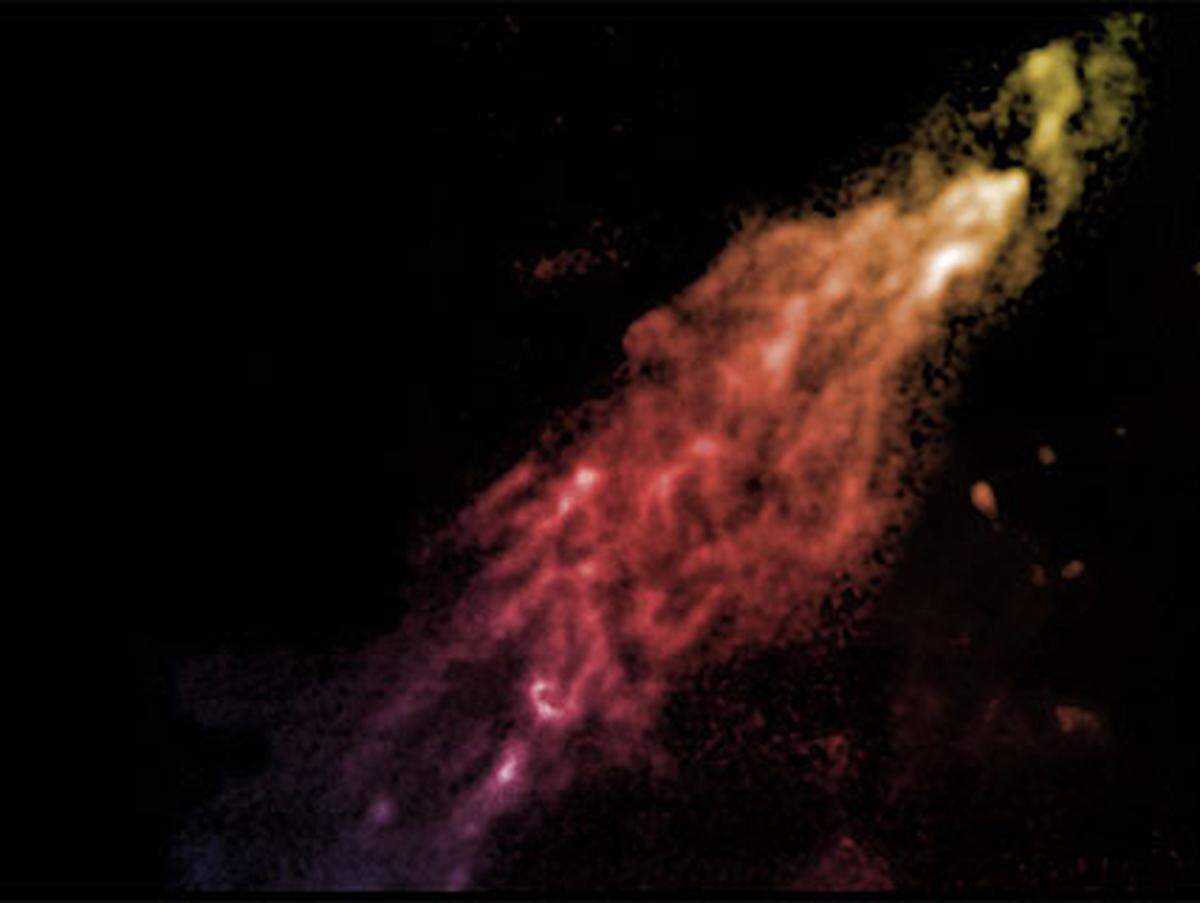 Die "Smith Wolke" wird der Milchstraße in 20 bis 40 Millionen Jahren begegnen und dabei eine spektakuläre Lichtshow auslösen: Sie ist 28 Millionen Lichtjahre lang.