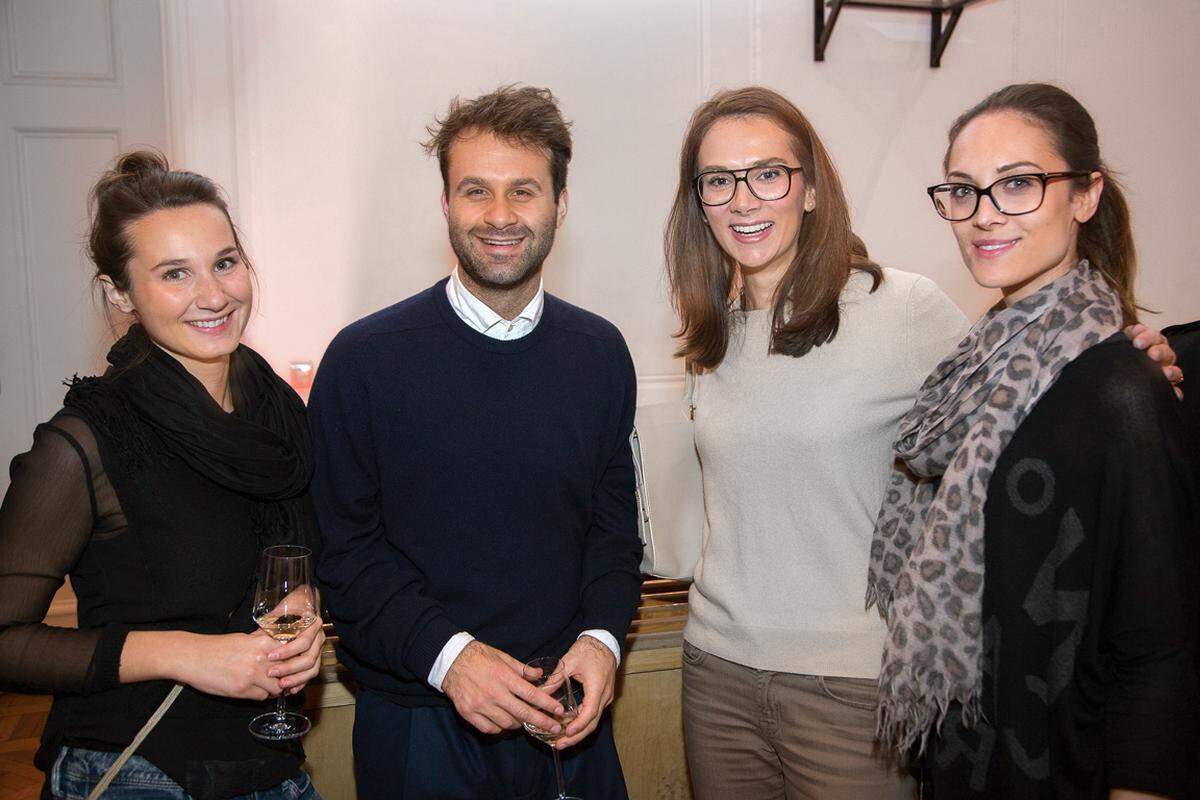 3. Martina Brunner und Laura Diessl von L’Oréal Paris und Zayad Shah, Kiehl’s, mit Begleitung (v. r.).