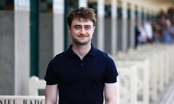 Im Mai 2016 verbreitete sich in verschiedenen Facebook-Gruppen die Nachricht über Daniel Radcliffes frühen Tod. Eine Fotomontage zeigte nur einen Nachrichtensprecher von CNN, rechts oben Daniel Radcliffes Foto und die eingeblendete Nachricht: Breaking News: Unser geliebter "Harry Potter" Daniel Radcliffe starb im Alter von 26 Jahren". Im Gegensatz zu den sonst sehr unkreativen Todesmeldungen bei denen die meisten Stars bei einem Autounfall ums Leben kamen, fehlt hier der Sterbegrund komplett.  