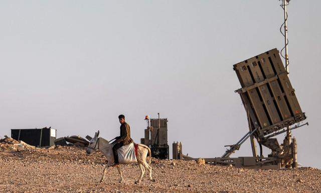 Eine Einheit des israelischen Luftabwehrsystems „Iron Dome“ in der Wüste Negev.