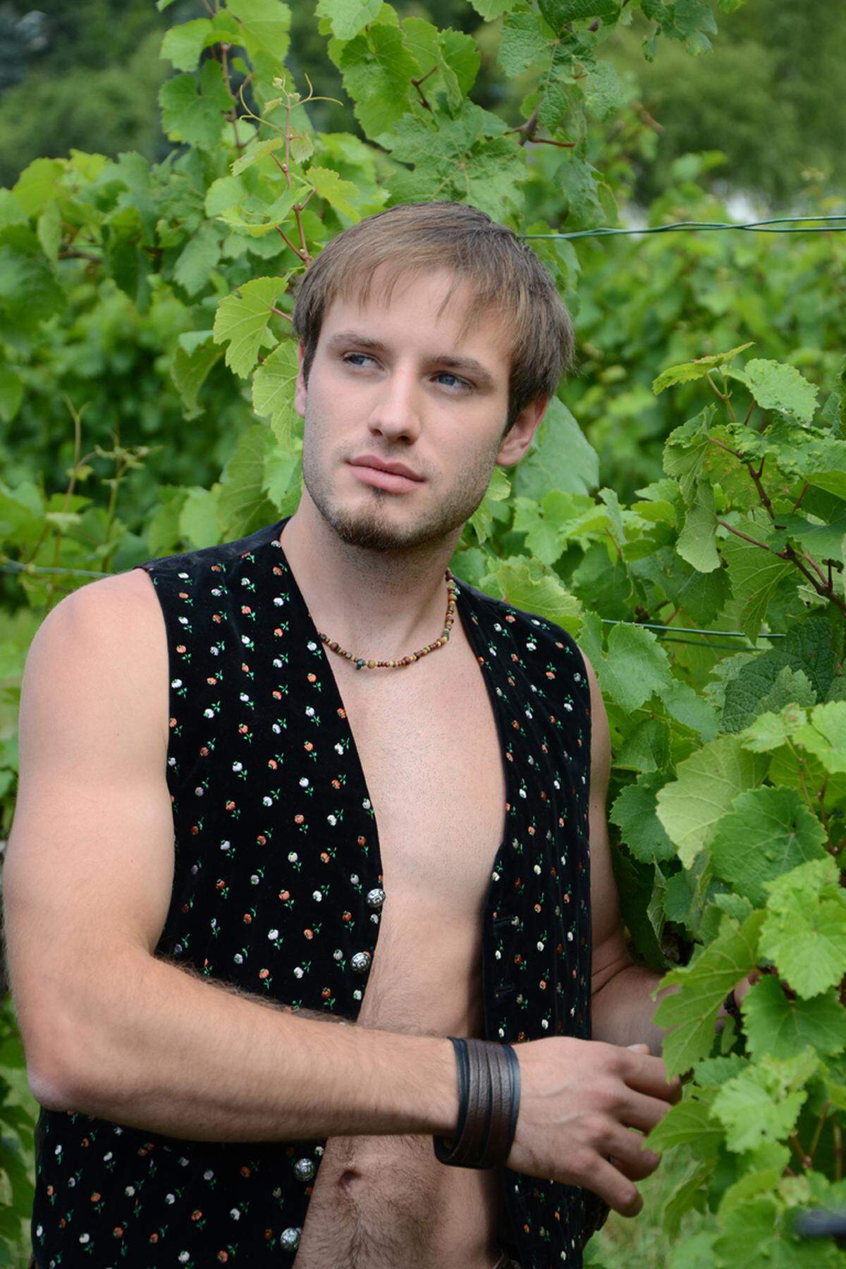 Thomas (24) will den Weinbaubetrieb und die Buschenschank seiner Eltern übernehmen. Auf seinen Gaumen darf man vertrauen, Thomas ist ein staatlich geprüfter Weinverkoster.