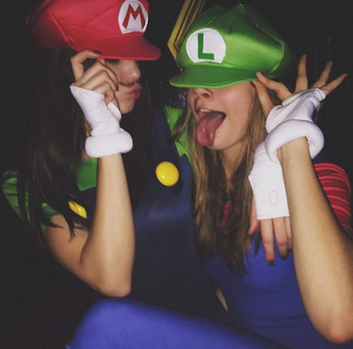 Cara Delevingne und Kendall Jenner hatten als Super Mario und Luigi ihren Spaß.