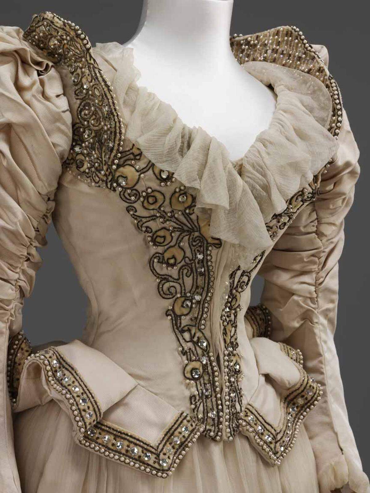 Der Entwicklung der Brautkleider geht die Ausstellung "Wedding Dresses 1775-2014" im Victoria &amp; Albert Museum in London auf den Grund.