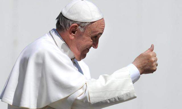Papst Franziskus leitet Reform