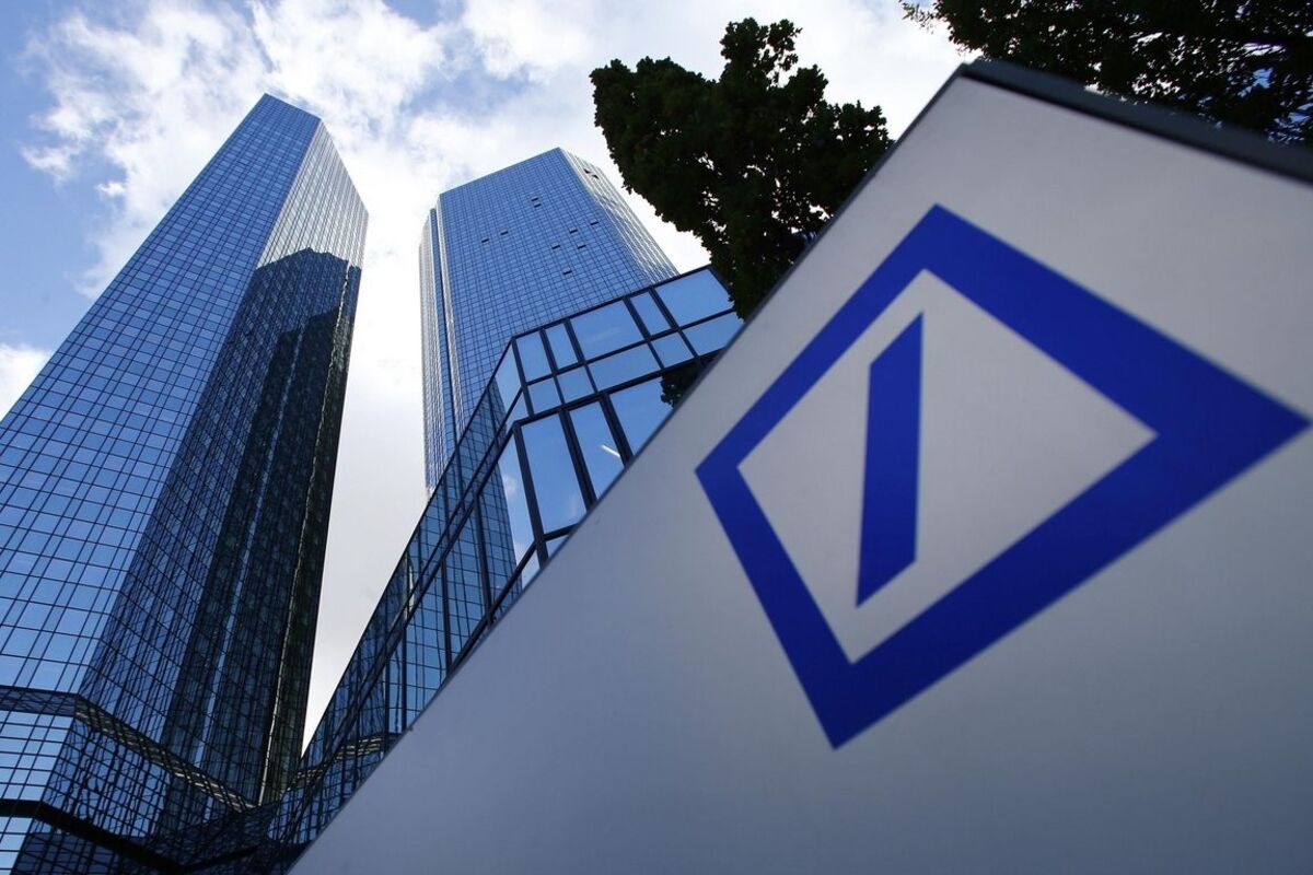 Mutmaßliche Bilanztricksereien, Hypothekenklagen, Zinsmanipulationen, der Kirch-Streit - die Deutsche Bank muss noch eine ganze Reihe von potenziell sehr teuren Altlasten aufarbeiten. Die Rückstellungen dafür belaufen sich inzwischen auf mehr als vier Mrd. Euro. Eine Übersicht über die Vorwürfe und Verfahren allein in den vergangenen zwölf Monaten: