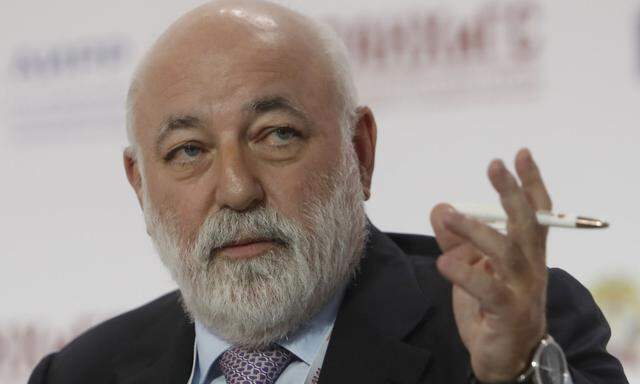 FILE PHOTO: Chairman of the Board of Directors of Renova Group Viktor Vekselberg speaks during a session of the Gaidar Forum 2018 'Russia and the World: values and virtues' in Moscow