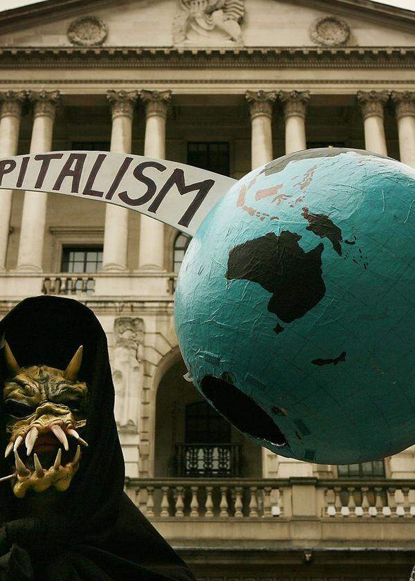 Kapitalismuskritiker präferieren häufig die sichtbare Hand des Staates gegenüber der unsichtbaren Hand des Marktes.   