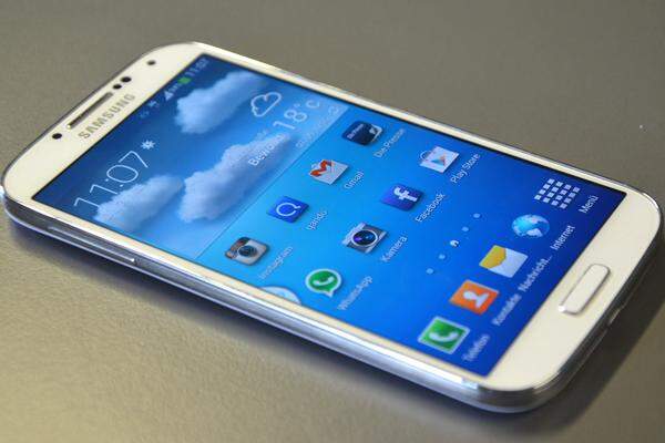 Darunter verbirgt sich die klassische Samsung-Oberfläche mit ihren einfachen und sehr farbenfrohen Symbolen.