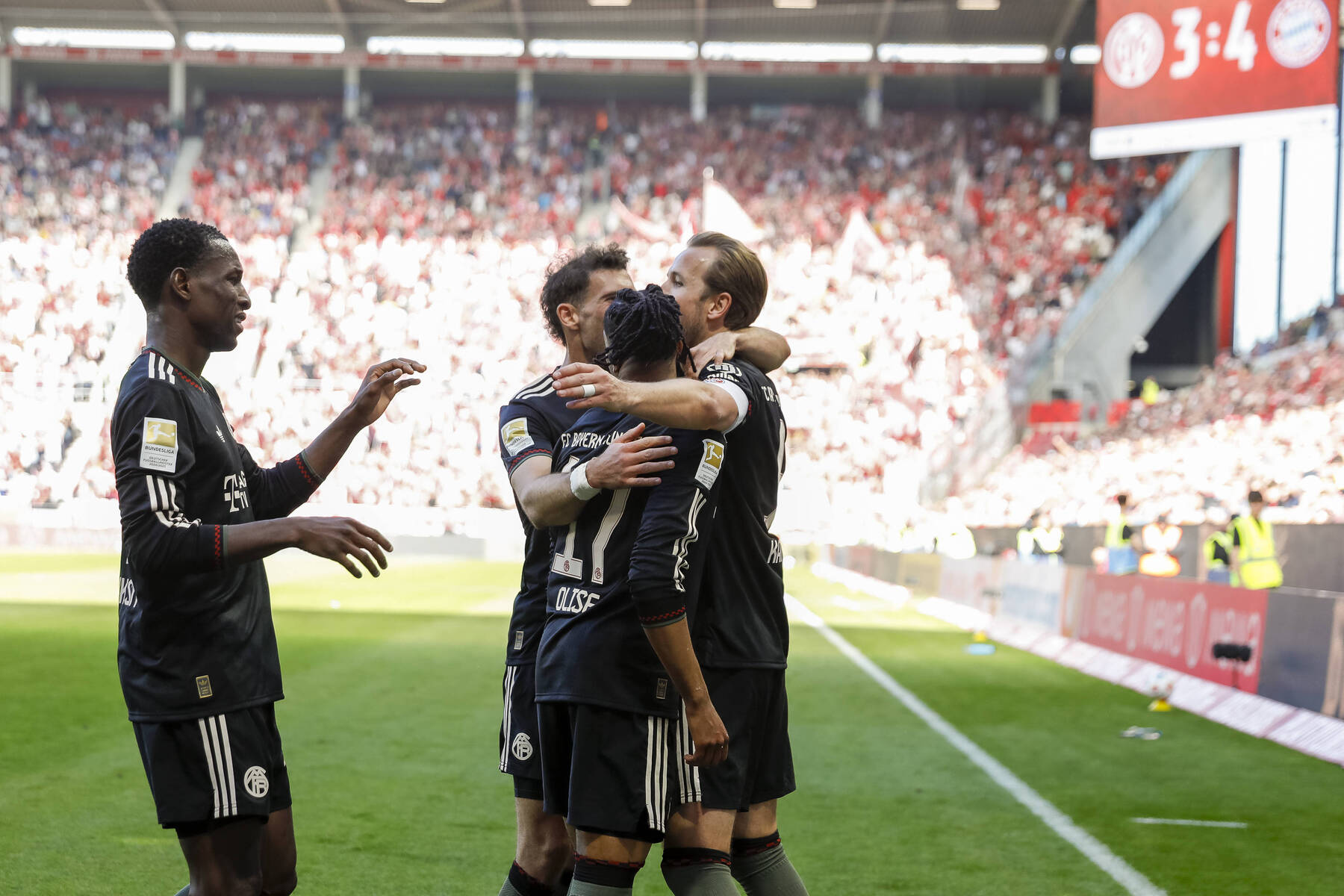 Bayern gewinnt in Mainz nach 0:3 zur Halbzeit noch 4:3