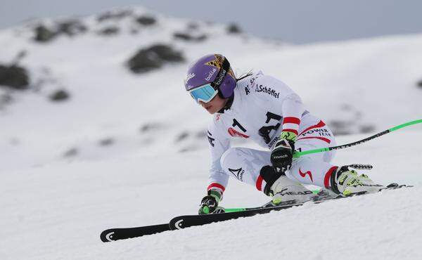 Anfang November hat sie noch im Zillertal trainiert (im Bild), läuft alles nach Plan, kehrt die Salzburgerin am 1. Dezember im kanadischen Lake Louise in den Weltcup zurück.